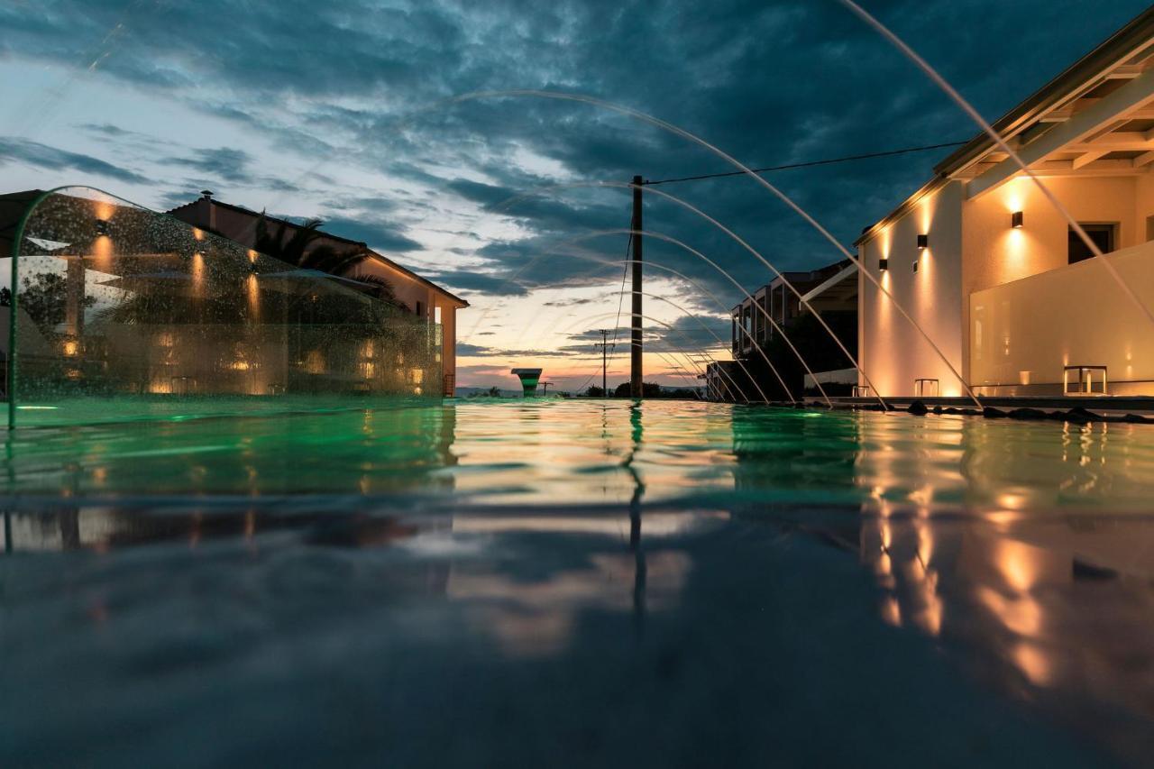 Pachis Escape Suites المظهر الخارجي الصورة